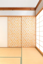 画像をギャラリービューアに読み込む, 波うろこ 山吹 (namiuroko) ふすま