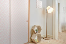 画像をギャラリービューアに読み込む, 空間に調和する 上品な七宝柄ふすまリメイクシート 施工イメージ
