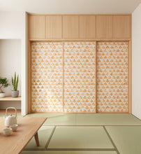 画像をギャラリービューアに読み込む, 簡単に貼り替えできる 波うろこ柄ふすまリメイクシート 和室施工イメージ
